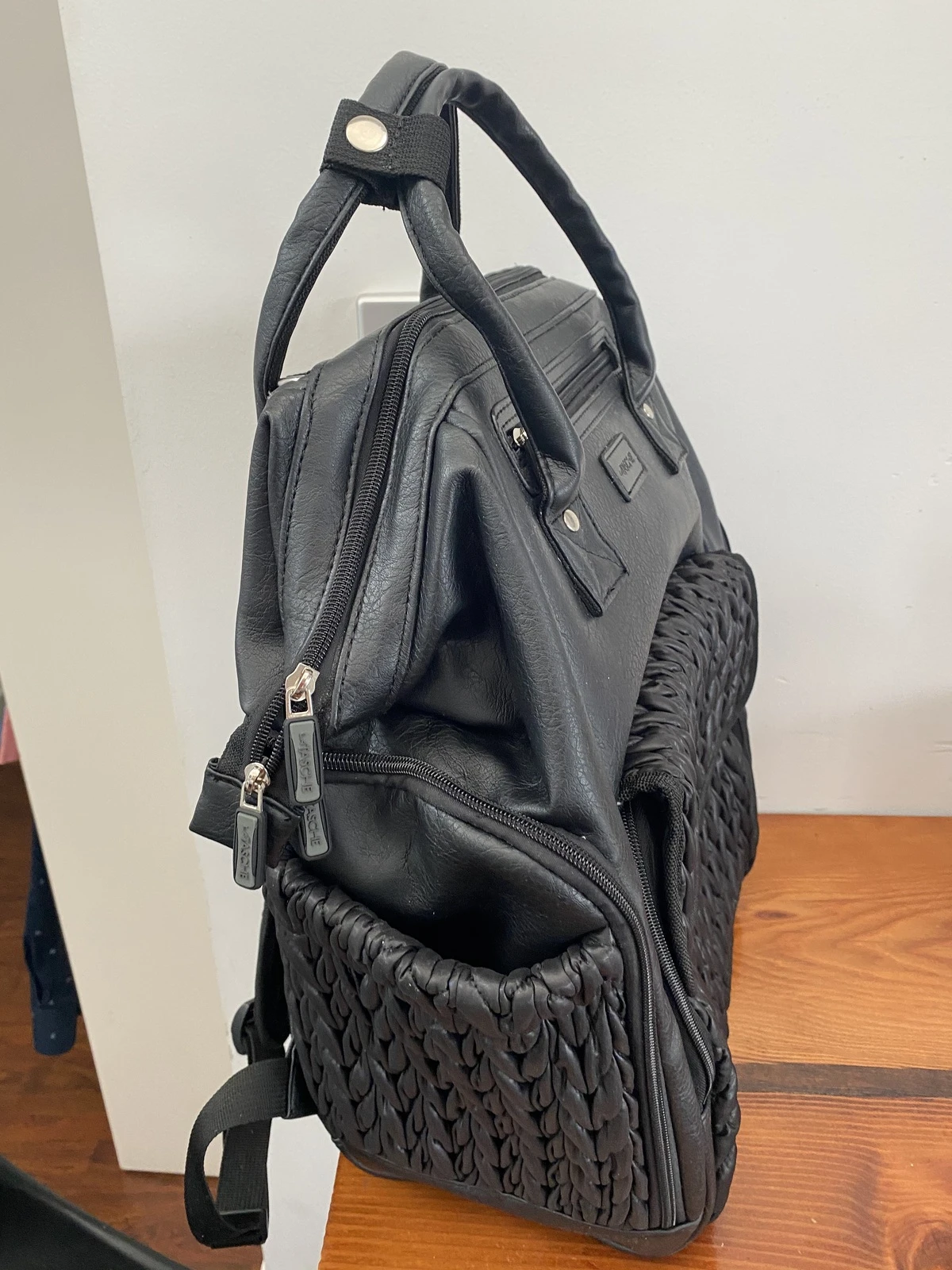 La TASCHE Elegance Backpack 4 La TASCHE Elegance Backpack - Image 2